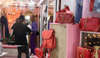 水原希子、Angelababy爱去的日本中古店，被中国游客“踏平”了……