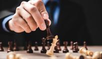 “等着竞争对手犯错”，耐心是成事的重要品质